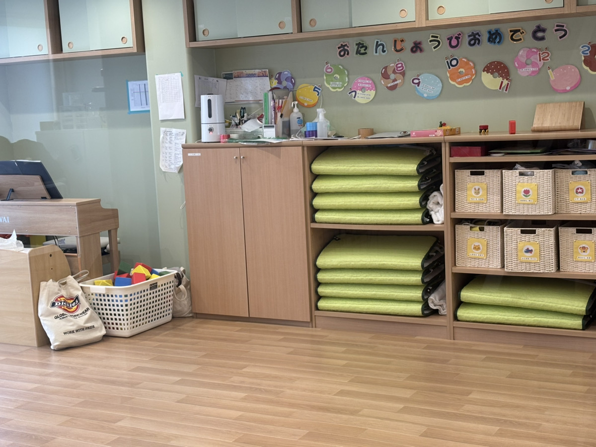 塚口外観・保育室 (27)